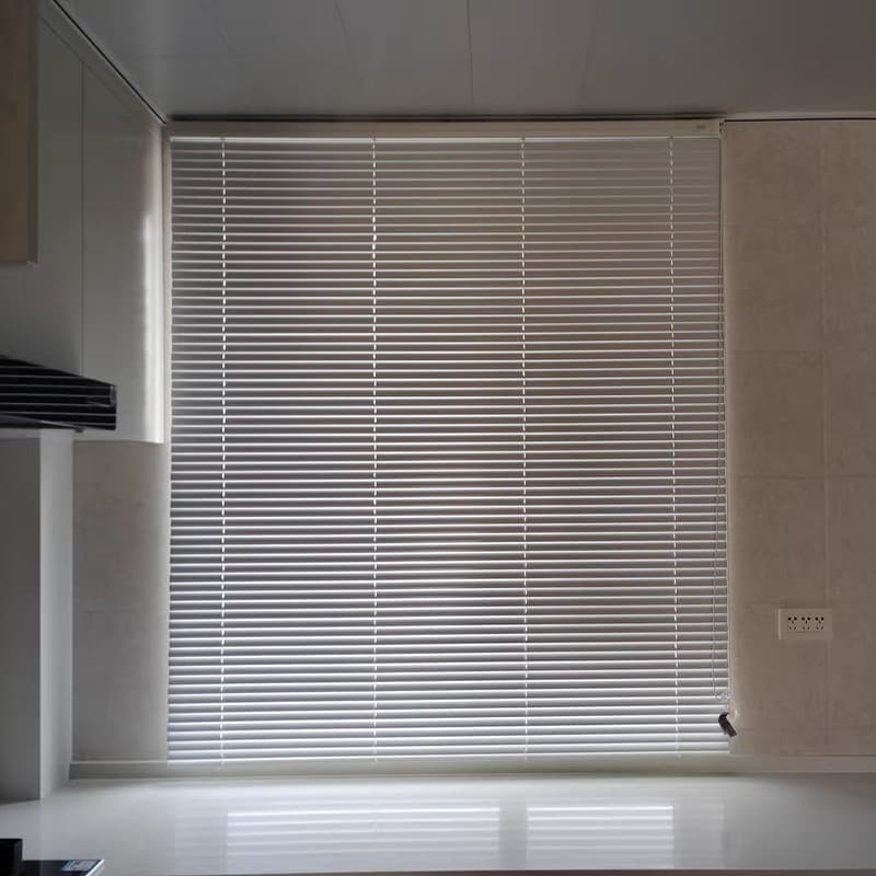Office building aluminum alloy strong light-blocking blinds, kitchen and bathroom curtains, waterproof cord-operated blinds