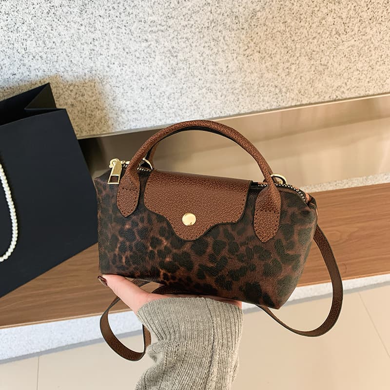 2026 New High-End Leopard Print Trendy Women's Handbag, Commuter Versatile Shoulder Crossbody Bag, Unique Women's Bag