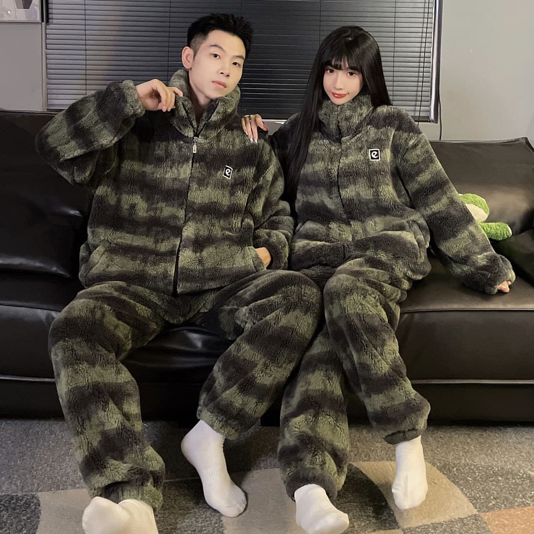 Women's Long Plush Thick Warm Casual Coral Fleece Pajama Set for Autumn and Winter, Wearable Outside, Couples Homewear for Men