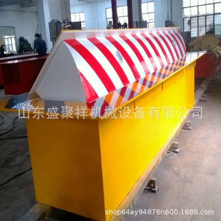 Shengjuxiang Machinery Remote Control Anti-Reverse Device, Traffic Facilities Fully Automatic Traffic Cone Rising Road Barrier Machine