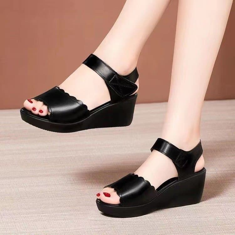 Fashionable wedge heel sandals for women, 2026 summer new style, thick-soled sandals, versatile large size, Velcro peep-toe sandals