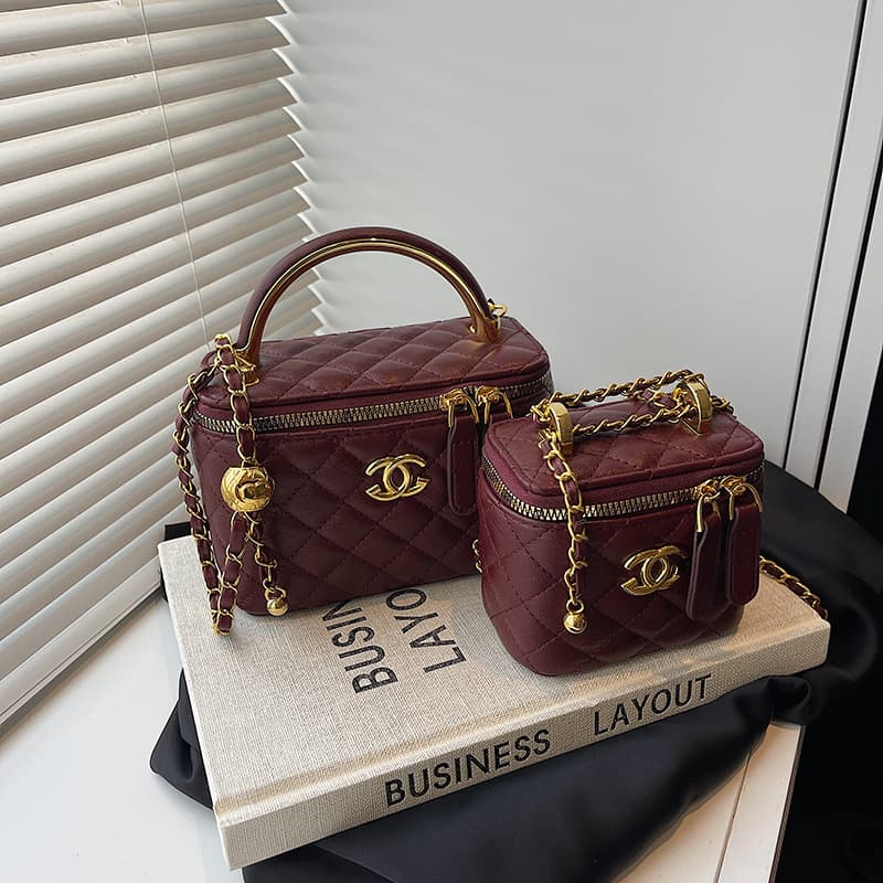 2026 Spring New Diamond Quilted Stitching Chain Women's Bag Fashion Commute Shoulder Square Bag Crossbody Bag