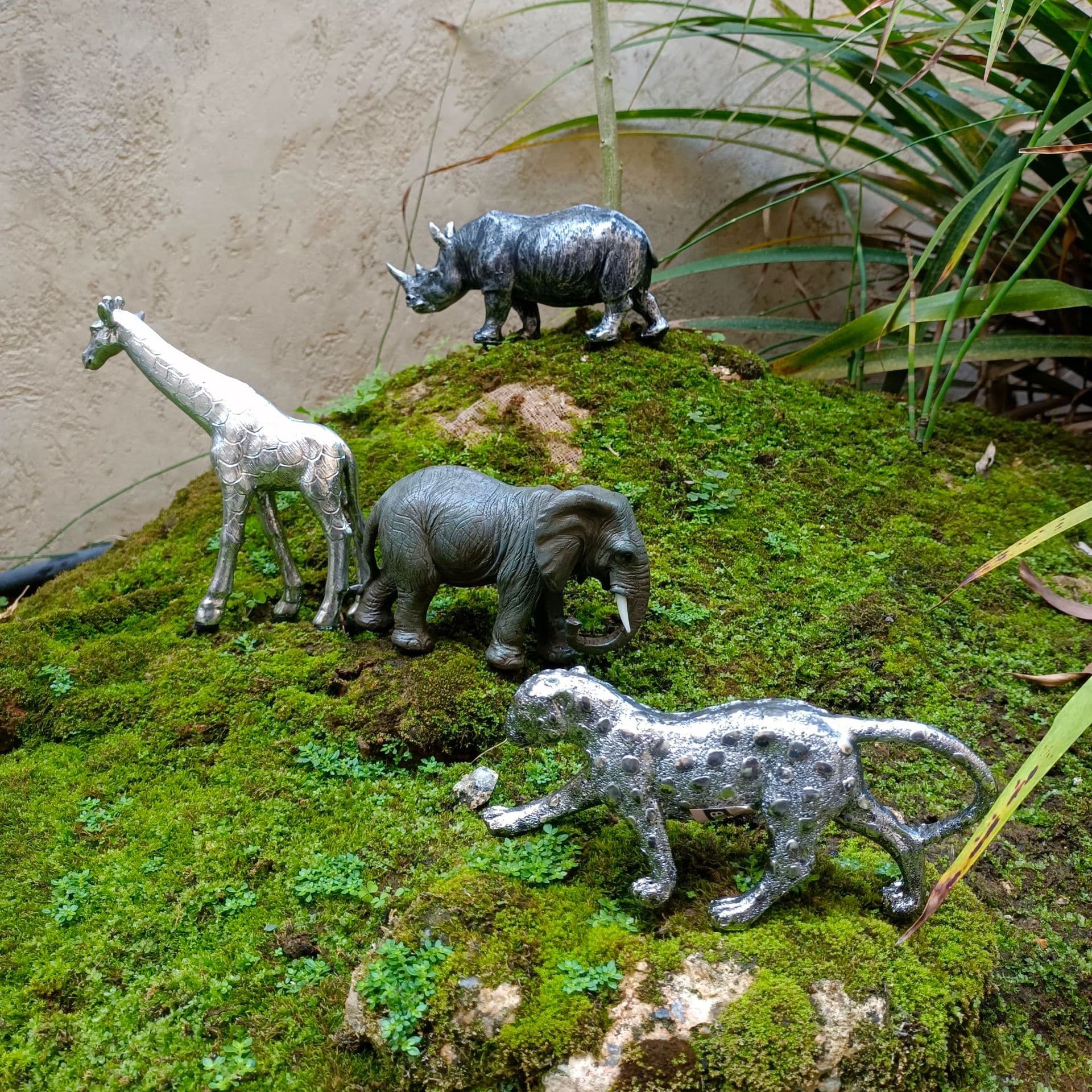 Cross-border Temu Creative Leopard Simulation Animal Office Desktop Decoration Cheetah Sculpture Model Home Decor
