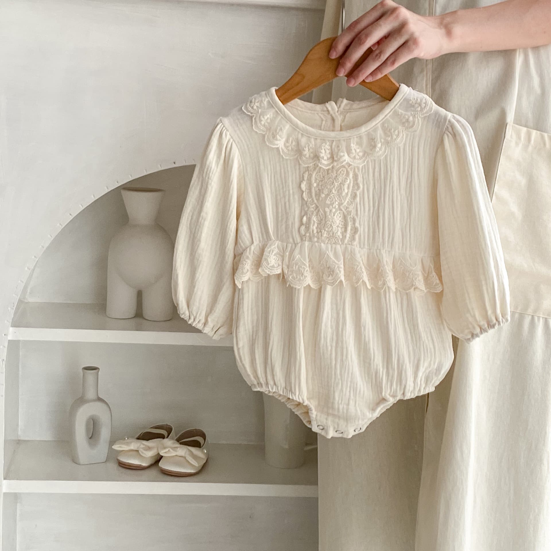 ins2026 autumn baby girl lace collar princess style versatile harem long-sleeved triangle romper