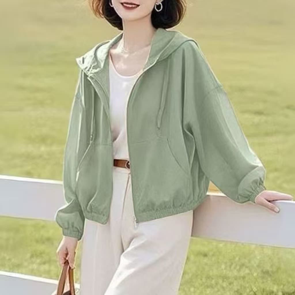 2026 New Women's UV Protection Jacket Summer Hooded Loose Stylish Casual Plus Size Versatile Lightweight Sunscreen Coat for Moms