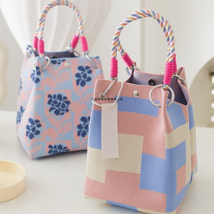 Japanese and Korean new knitted handbags, portable for work and outings, large-capacity handbags, commuting tote small square bags