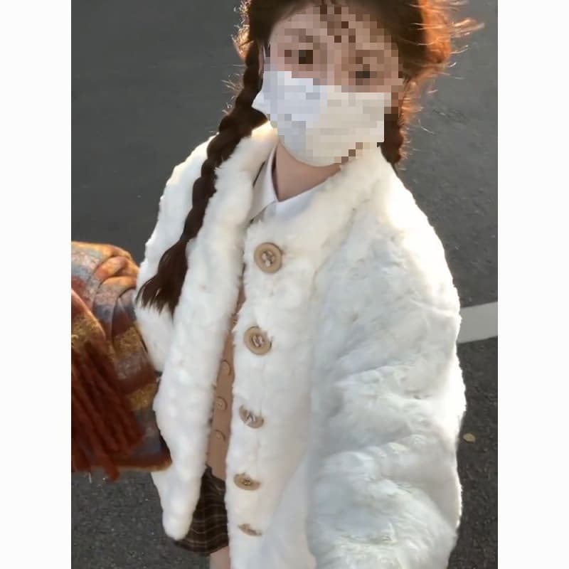Early autumn Chanel-style coat for women, new winter style, milky fluffy lambskin.
