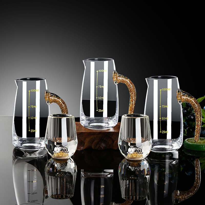 24K gold foil style high-end crystal small-mouth liquor glass, spirits glass, decanter, wine cup, complete set for home use or as a gift.