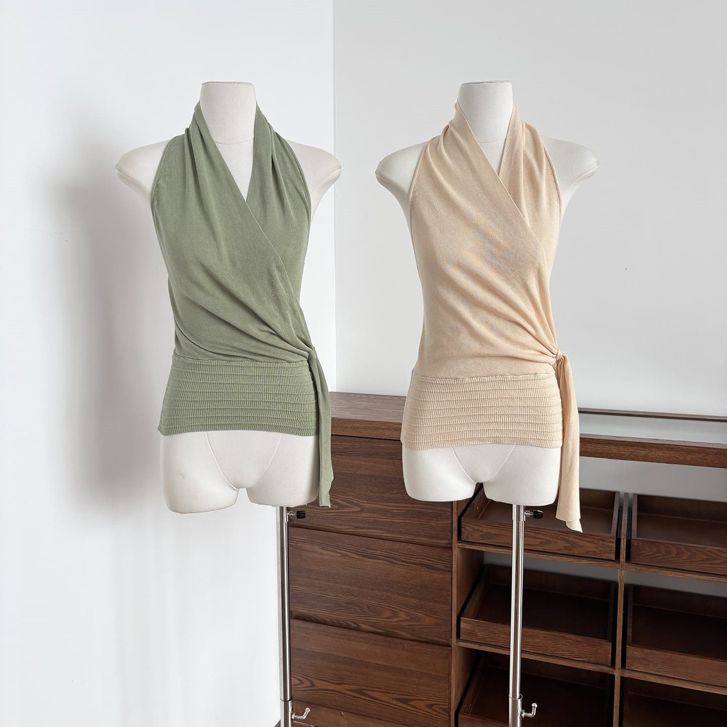 2026 Summer New French Pure Desire Hot Girl Style Halter Vest Top for Women Waist Slimming Versatile Sleeveless Top