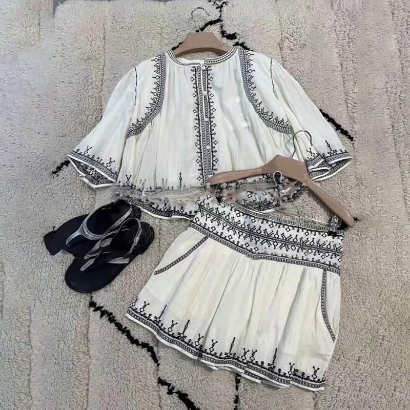 Niche 2026 spring and summer new style embroidered trim sleeveless vest top for women