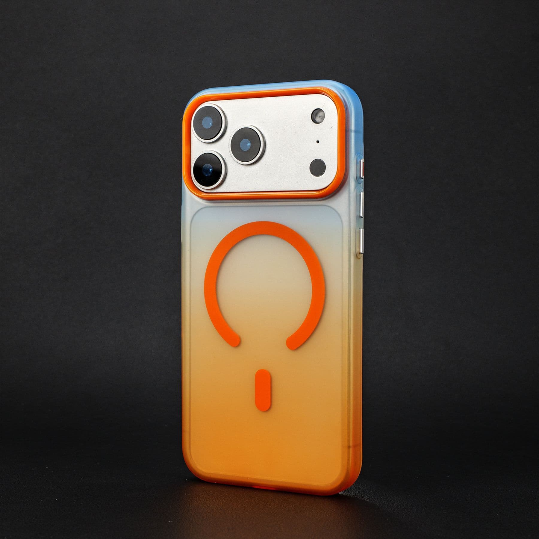 Suitable for Apple 18Promax contrasting color gradient mobile phone case iPhone17 metal button N52 strong magnetic hard cover