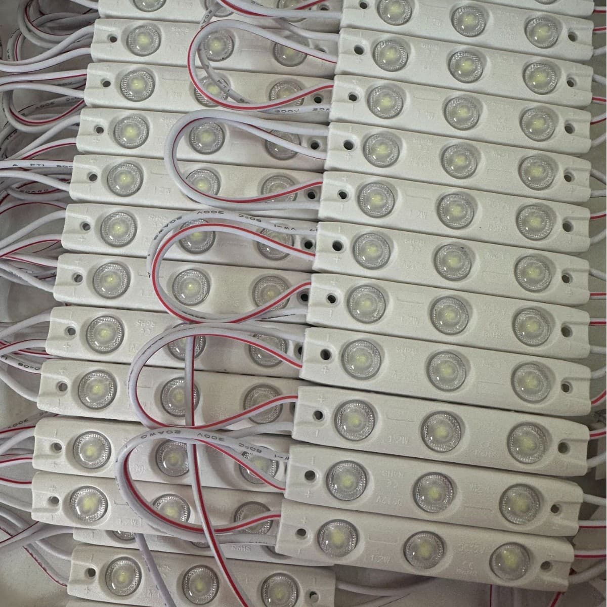 3-lamp 2835 LED injection-molded module for illuminated letter light boxes, specialized advertising light source