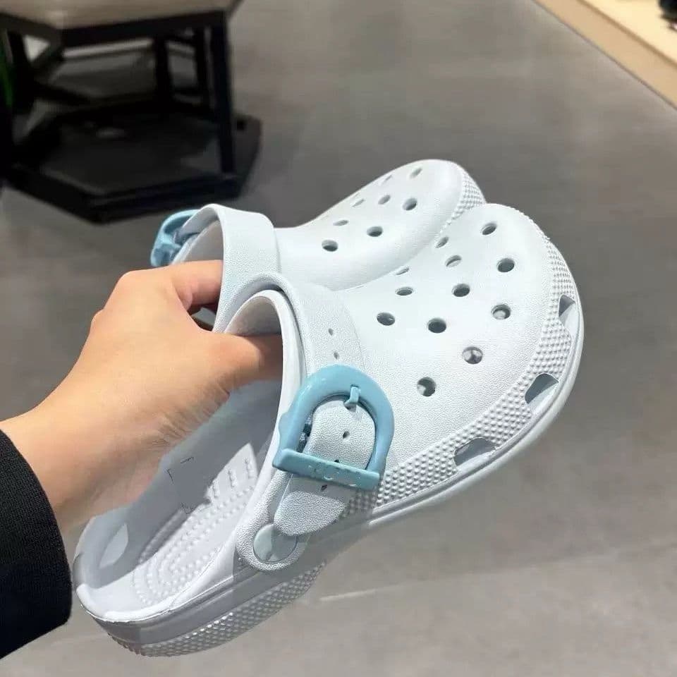2026 New Star Colorful Buckle Croc Shoes for Men and Women Non-Slip Breathable Baotou Sandals Men's Shoes Women's Shoes Couples Shoes