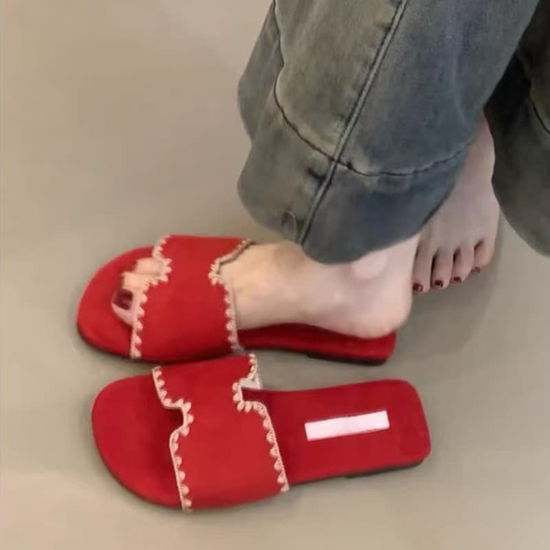 Soft Flat Slippers for Women's Summer Outer Wear 2025 New Style with Skirt French Style Beautiful Open-Toe Beach Shoes Roman Sandals