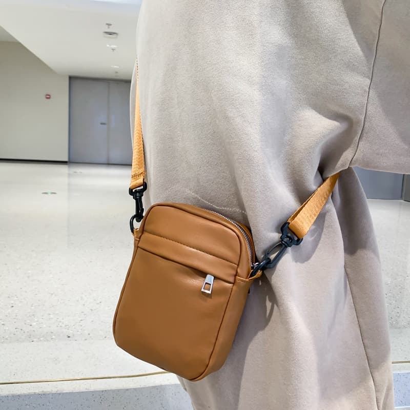 2023 New Casual Crossbody Bag for Women Trendy Backpack Small Shoulder Bag Men PU Sports Sling Bag