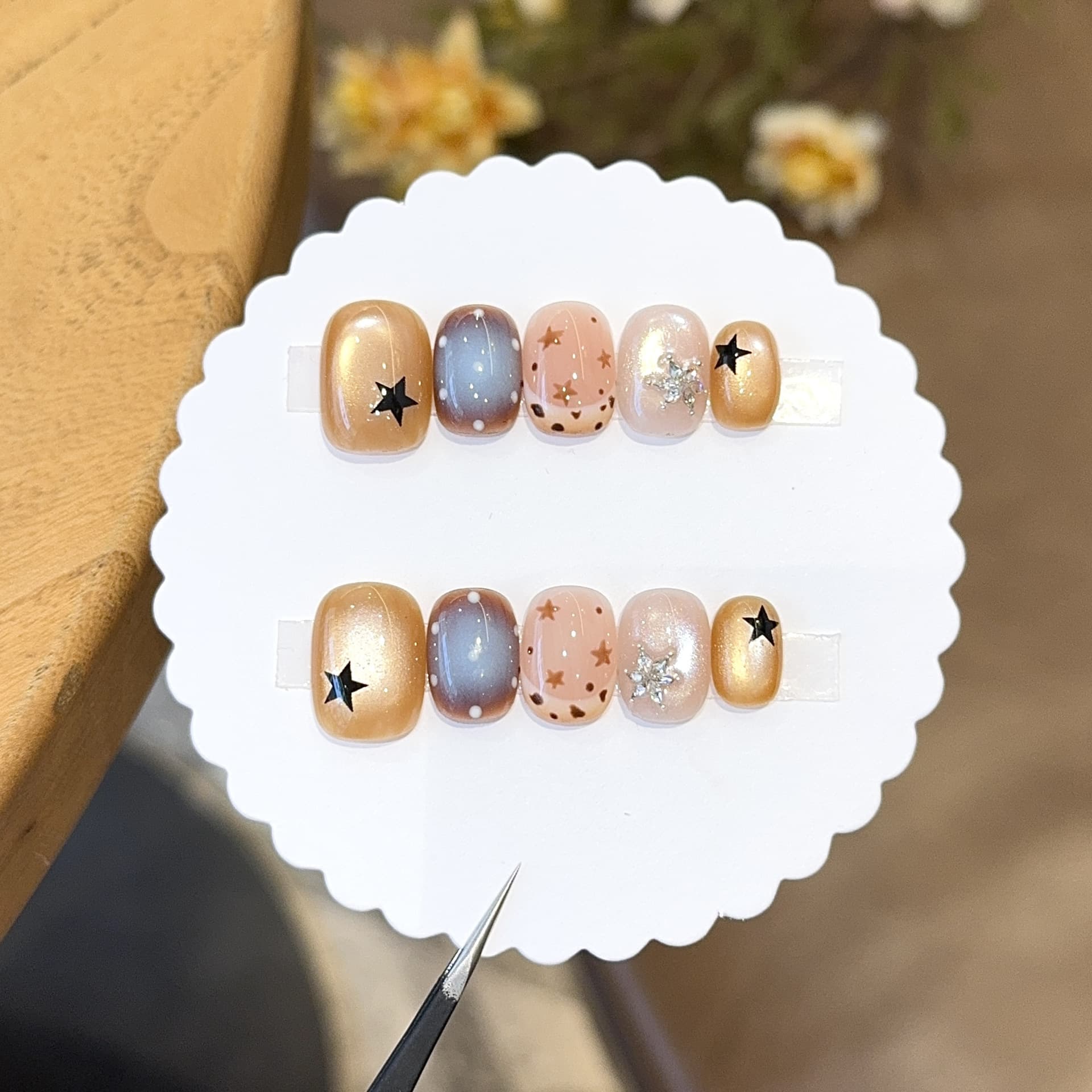 Qianfan [Xingpu Cat Eye] ins whitening cat eye French handmade wearable manicure patch fake nail patch