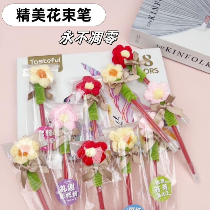 A special red pen for female teachers to use for grading homework, a new 2025 crocheted red flower gift.
