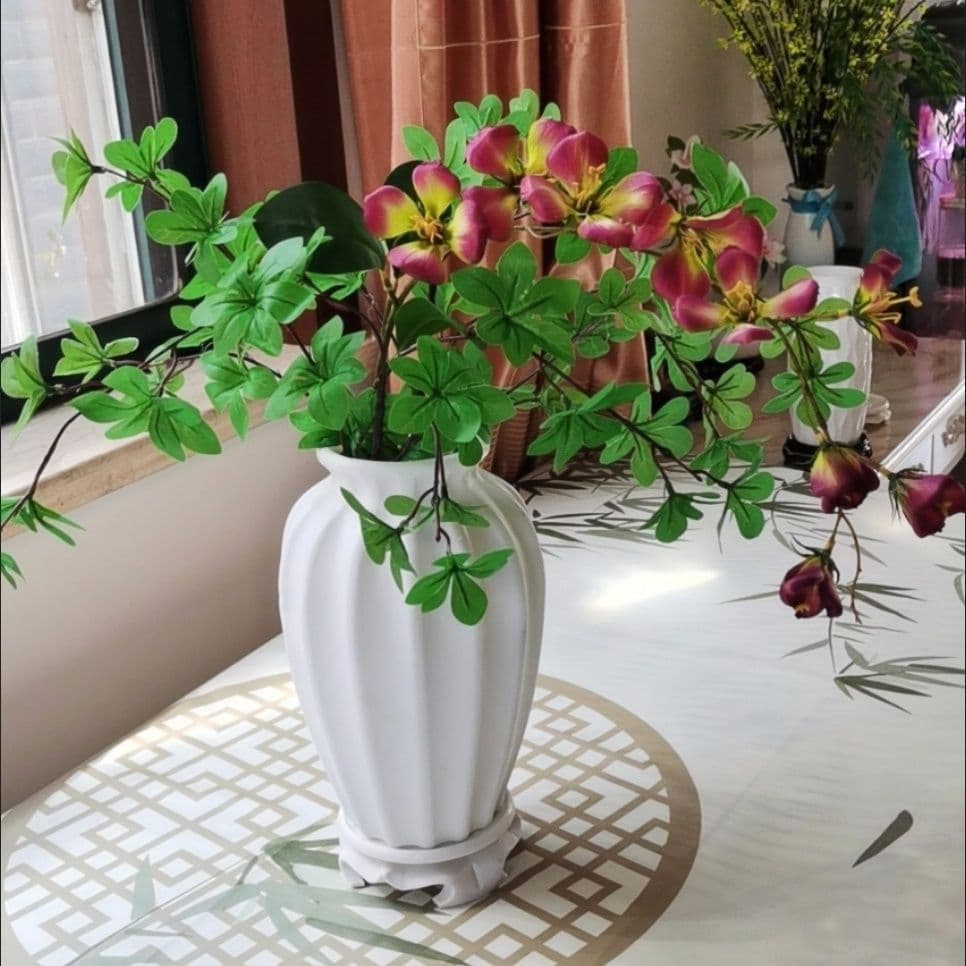 Source manufacturer festive vase new Chinese New Year decoration ornaments simulated flowers white plastic vase can store water