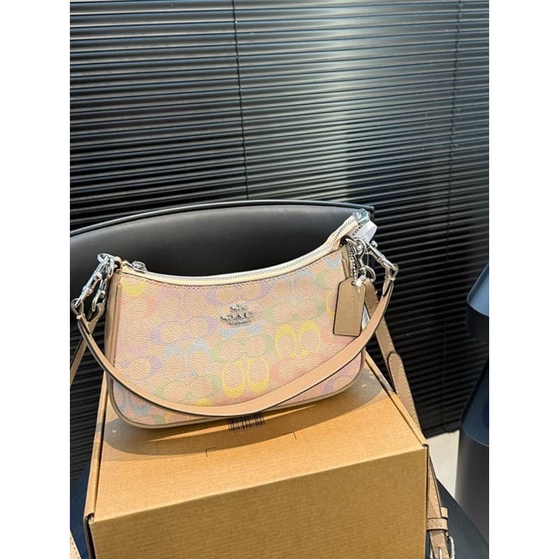 Coach's new women's bag teri25 underarm bag classic presbyopic fashion shoulder crossbody portable mahjong bag crescent bag