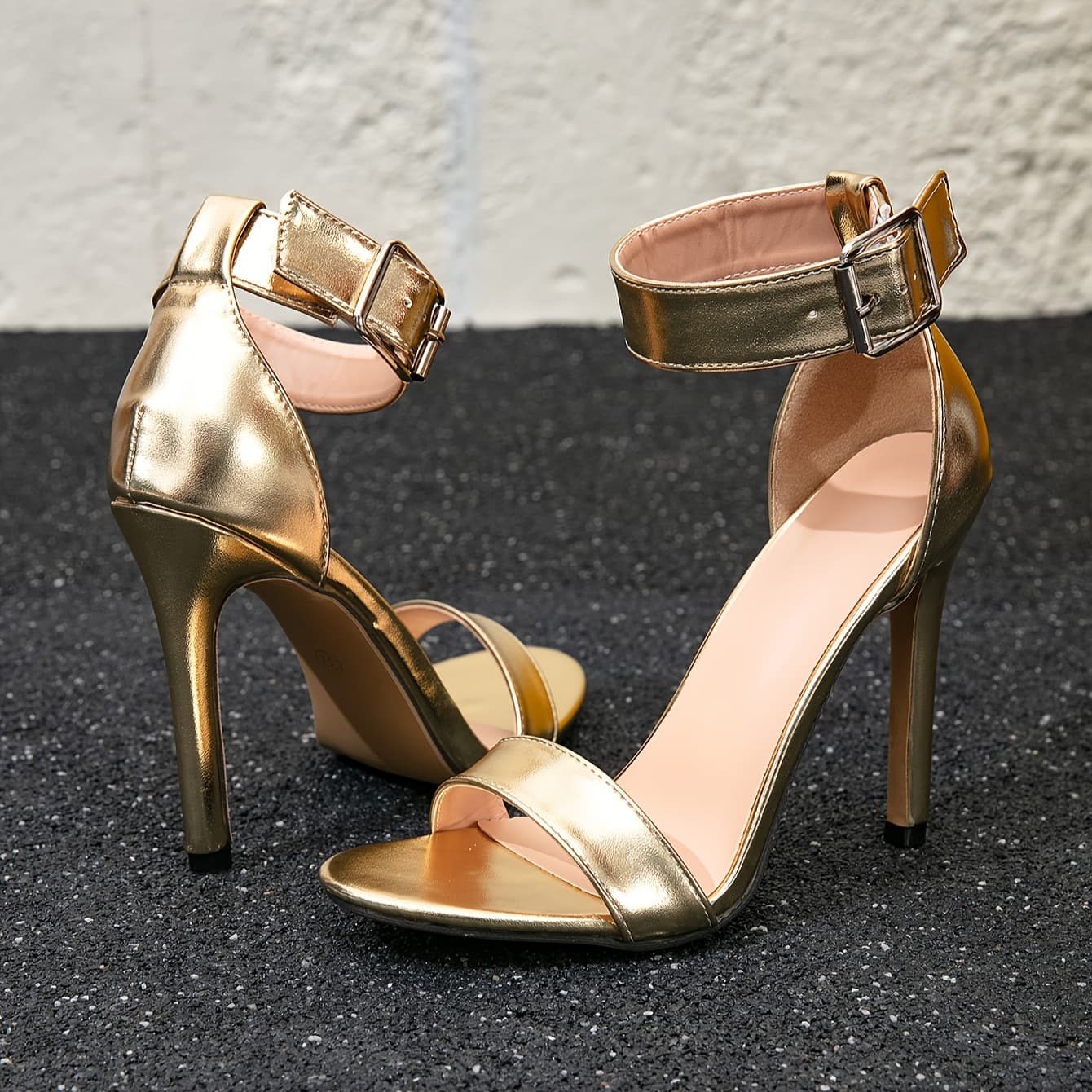 Women's shoes, golden sandals, popular European and American style round toe sandals, elegant stiletto sandals, basic super high sandals