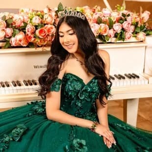 European and American Amazon Green Evening Gown, Light Luxury Heavy Train, Host Performance Dress, Vocal Art Exam Banquet Gown