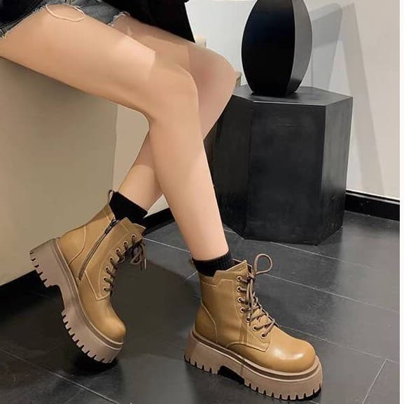 Thick Sole Martin Boots for Women, Fleece-Lined Boots 2025 New Autumn Winter British Style Heightening Short Boots Retro Motorcycle Boots