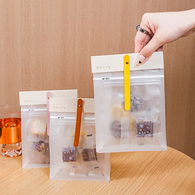Candy resealable bags, biscuit packaging bags, snowflake crisp nougat stand-up pouches, gift bags, chocolate toffee bags