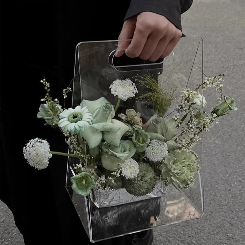 Premium Triangular Handheld Flower Box Transparent Gift Packaging Box for Floral Arrangements Flower Shop Supplies