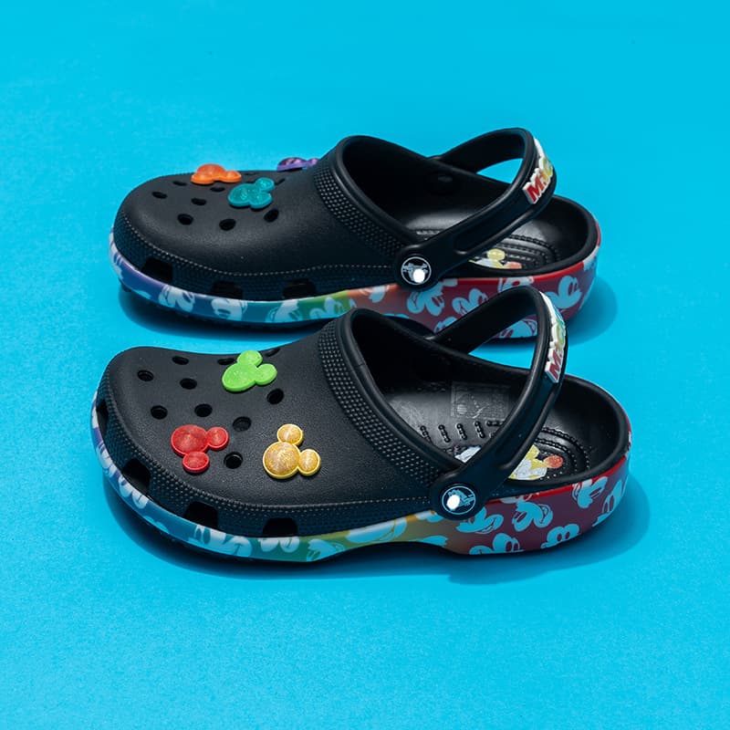 cross new Mickey Mouse children's hole shoes Minnie summer big children's toe slippers Mickey girls sandals