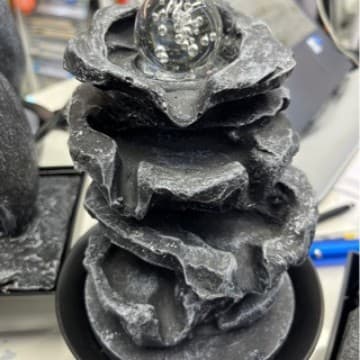 Cross-border hot selling desktop flowing water ornaments with ball resin circulating water crafts indoor home decoration gifts