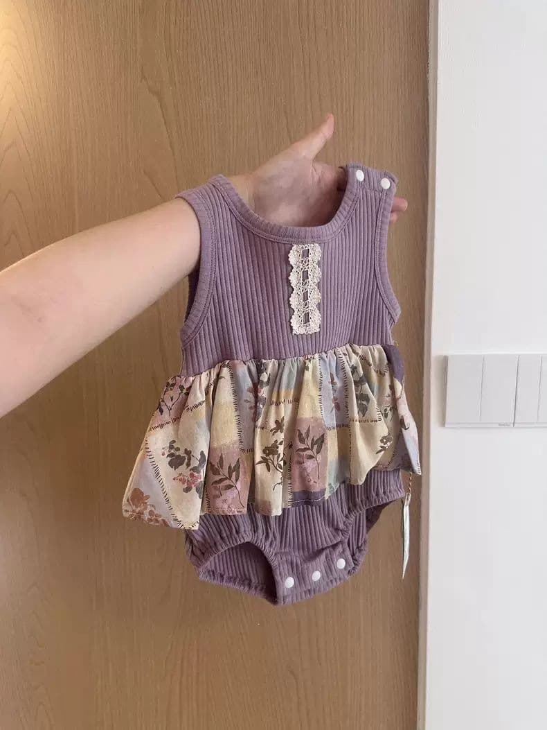 Baby girl's summer French jumpsuit girl's pit striped floral stitching romper suit newborn summer outing suit
