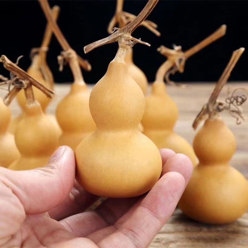 New arrivals: hand-held gourd ornaments, small gourd pendants, decorative gourd figurines, hand-held collectibles, wholesale gourds.