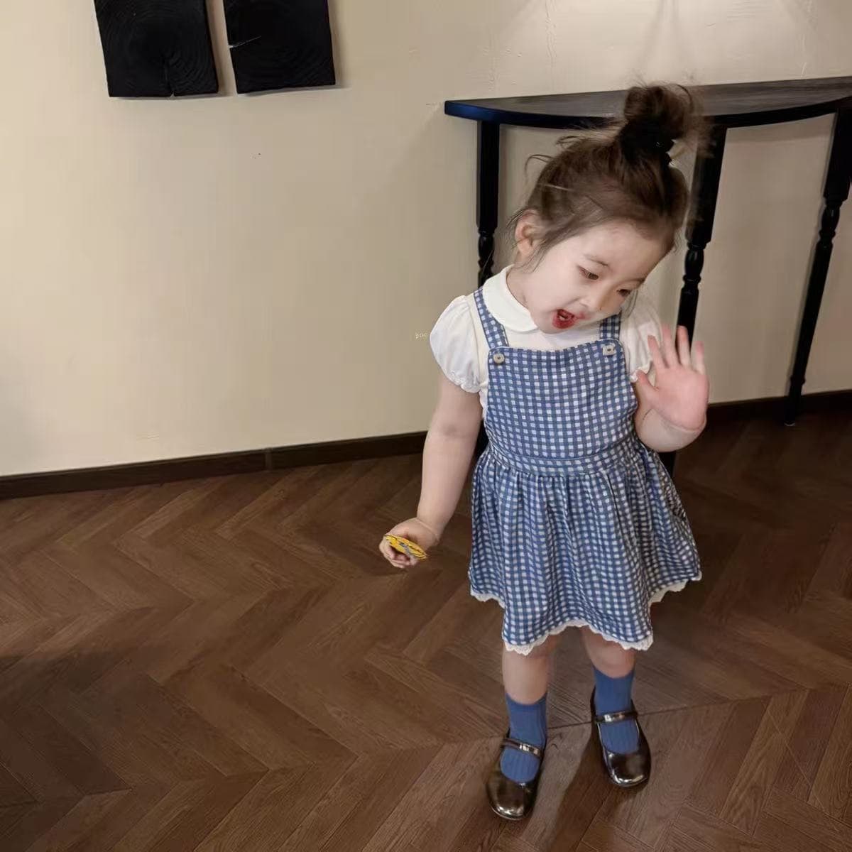 Girls' dress summer thin little girl's huge good-looking blue plaid suspender skirt children's unique and beautiful skirt