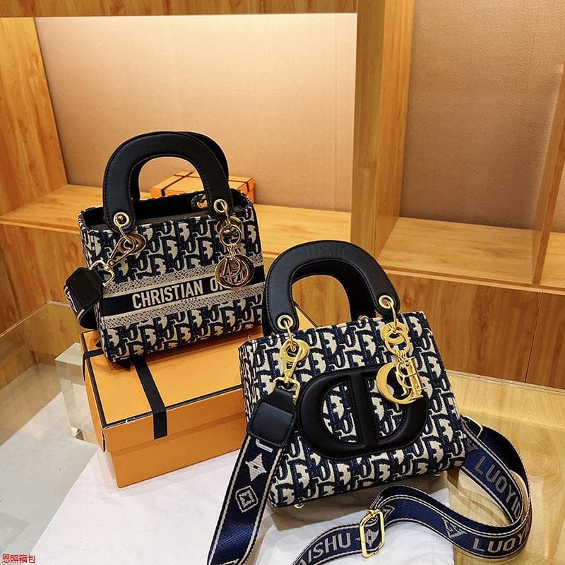 Small bag cross-border oblique 2026 new embroidered Princess Diana bag handbag popular this year cross-high-end bag female niche design