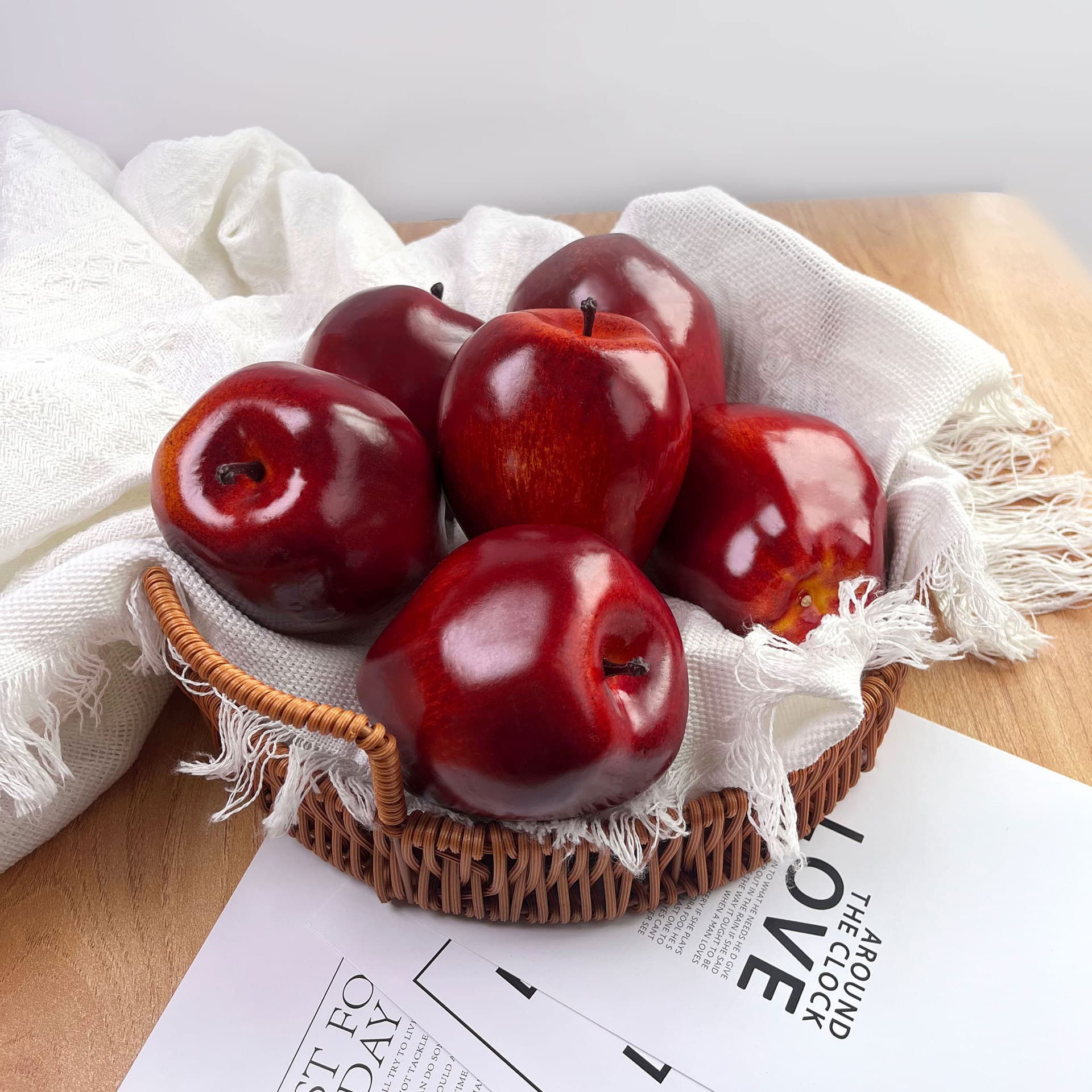 Red delicious apples, bright apples, simulated fruit and vegetable display props, crafts