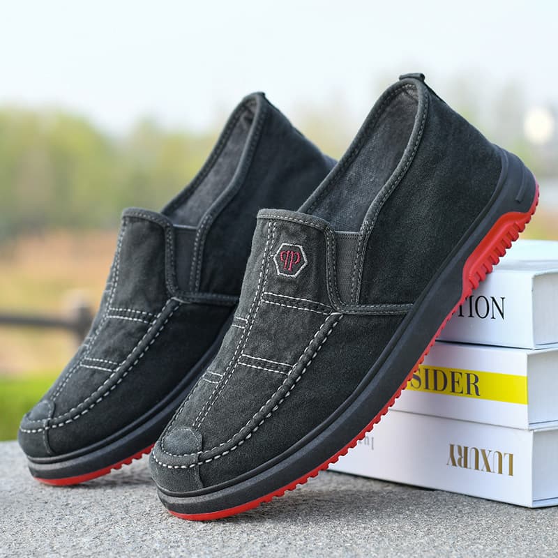 Old Beijing Cloth Shoes for Men, Breathable Soft Sole Work Shoes, Slip-On Dad Canvas Shoes Wholesale, Casual Flats for Resale