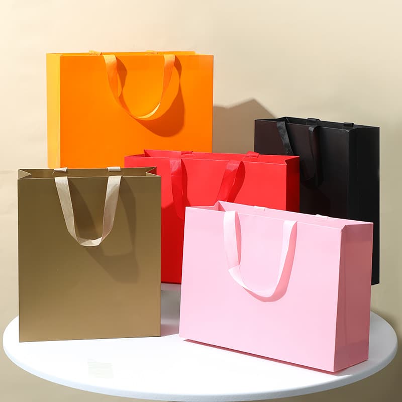 Qiuhe high-end solid color gift handbag simple white cardboard thickened high-end jewelry box packaging bag wholesale