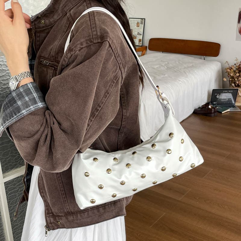 2026 Niche Design Commuter Shoulder Bag, European-American Retro Studded Premium Handbag with Elegant Vibe