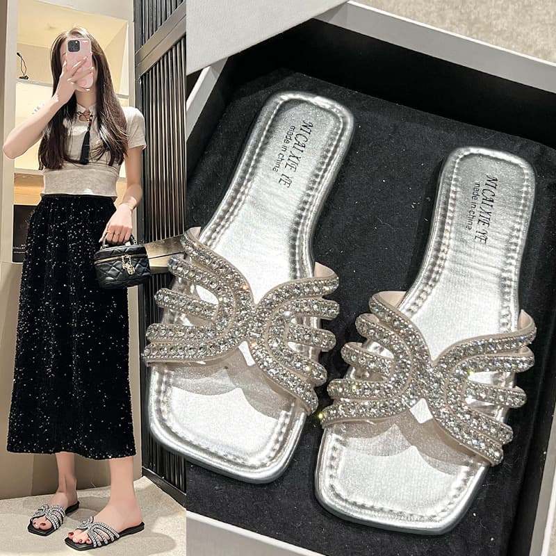 Women's Summer Slippers 2025 New Fairy Style Pearl Rhinestone Sandals Fashionable Versatile Flat One-Strap Slides
