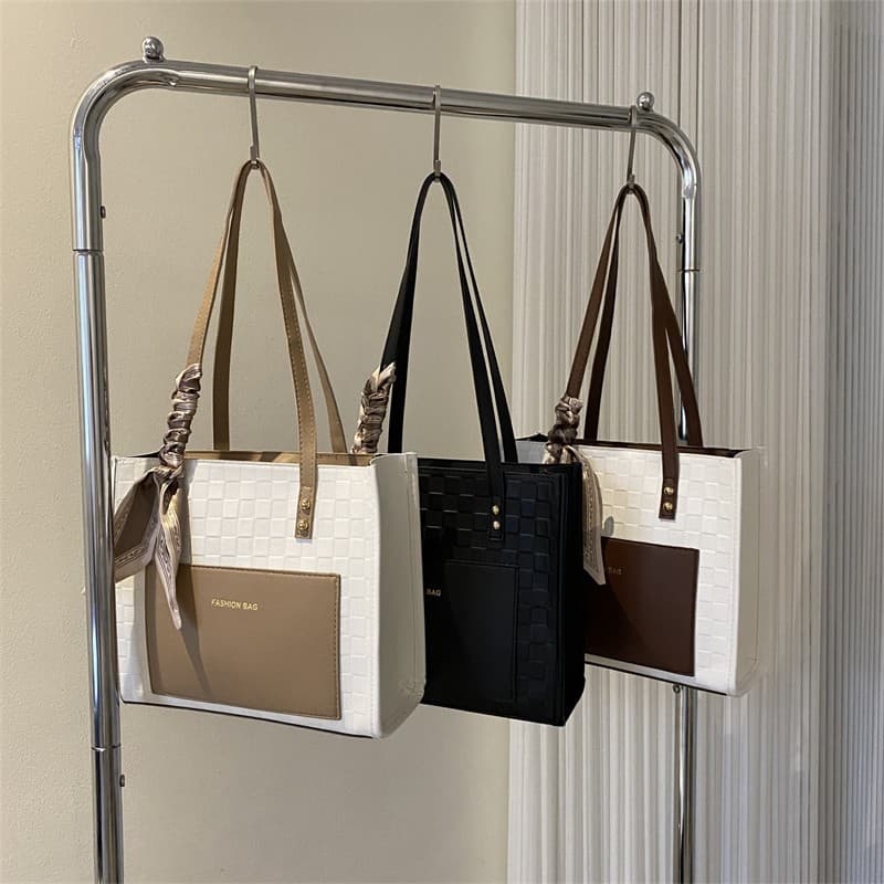Women's 2023 New Contrast Color Casual Tote Bag Large Capacity Fashion Simple Shoulder Crossbody Bag Spring Summer