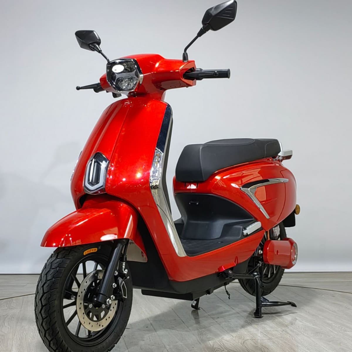 Electric Scooter Vespa Style Two-Wheel Adult E-bike 60V 72V Electric Motorcycle Pedal Scooter