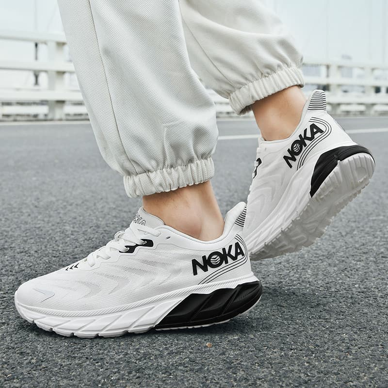 Men's Large Size Fashionable Soft Bottom Sports Shoes Outdoor Anti-slip Lightweight Thick Bottom Casual Heightening Shoes