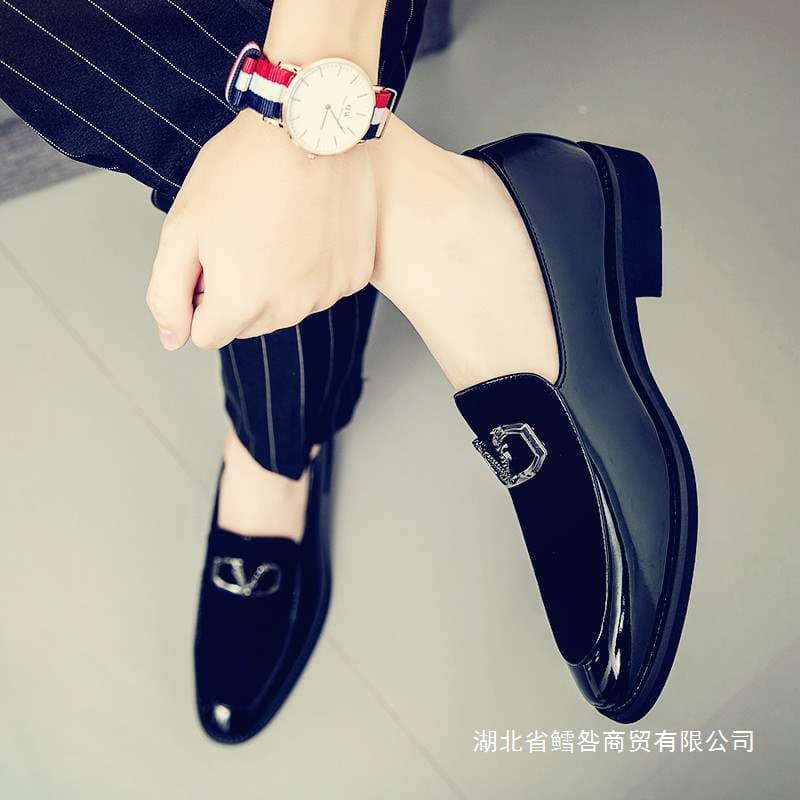 Leather shoes men's summer British business formal small leather shoes men's lazy casual beanie shoes nightclub hairstylist trendy shoes