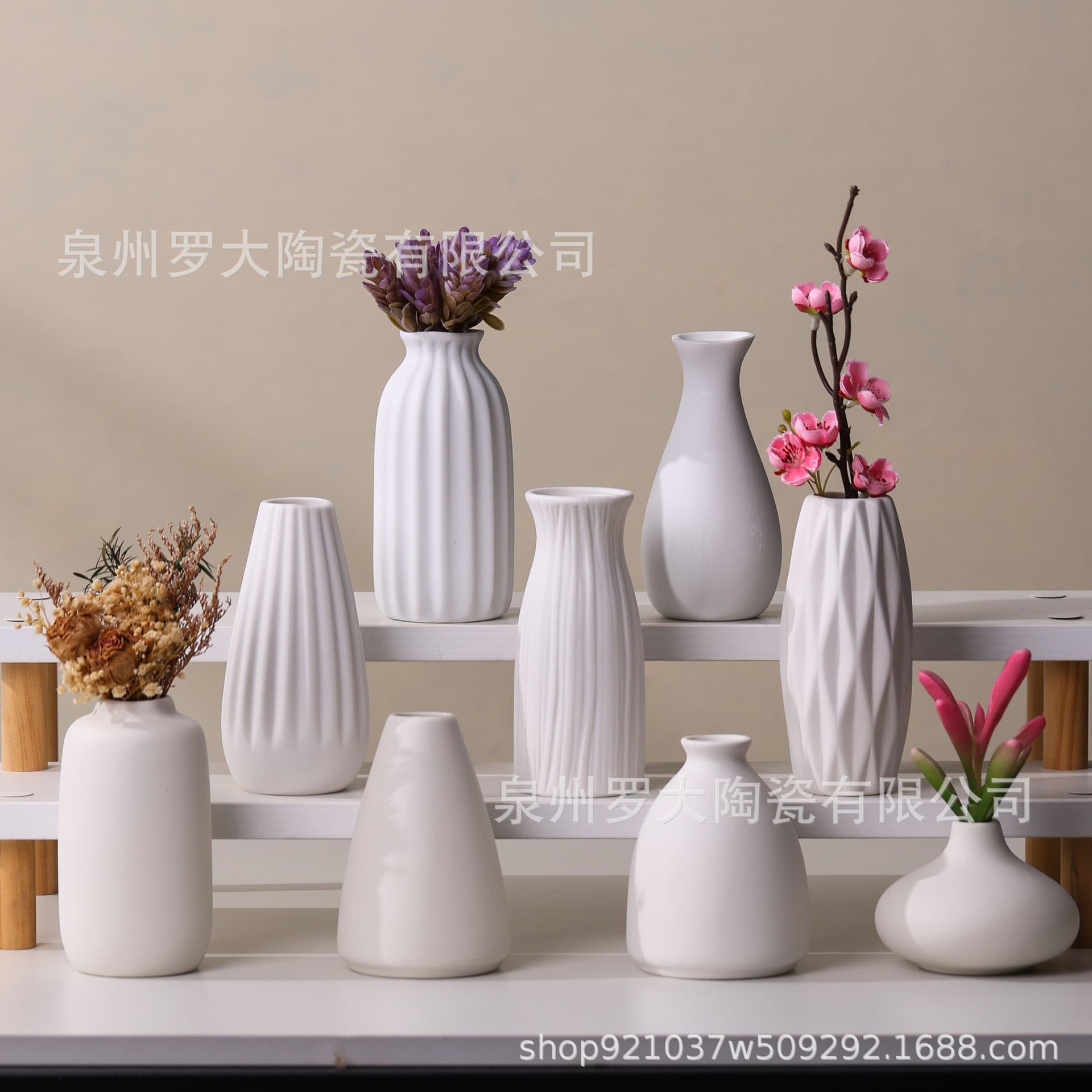 White Plain Ceramic Vase for Kids DIY Parent-Child Painting and Graffiti, Small Vase for Dried Flower Decoration, Ceramic Craft