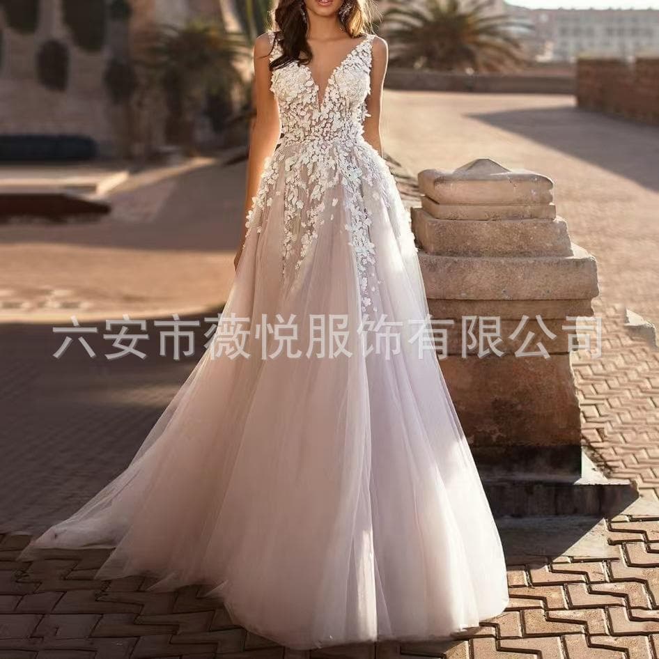 Foreign trade Amazon new sleeveless V-neck women's sexy lace light wedding dress white backless tail wedding dress