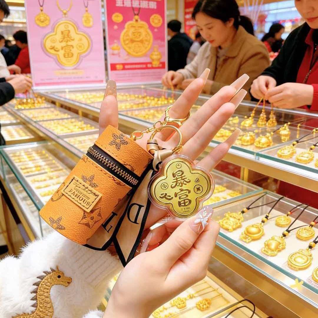 New Gold-Embossed Leather Monogram Mini Bucket Bag Lipstick Pouch Keychain Car Key Holder Earphone Case Four-Leaf Clover Wholesale Pendant