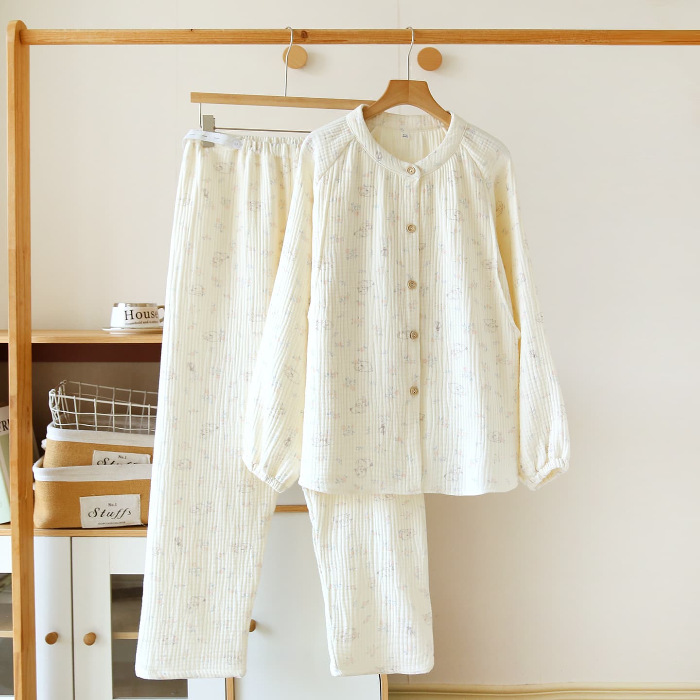 Autumn and winter four-layer gauze confinement clothes pure cotton sweat-absorbent thickened maternal postpartum breastfeeding pajamas during pregnancy