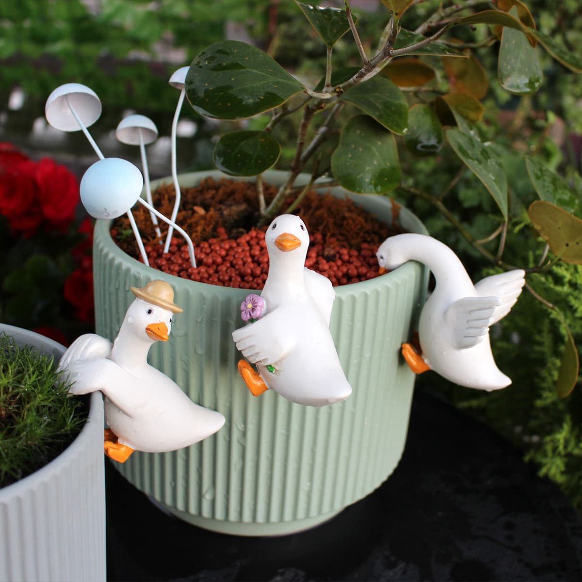Foreign trade specializes in resin duck flowerpot pendant three-piece set creative gardening decorative climbing cylinder ornaments ready for wholesale