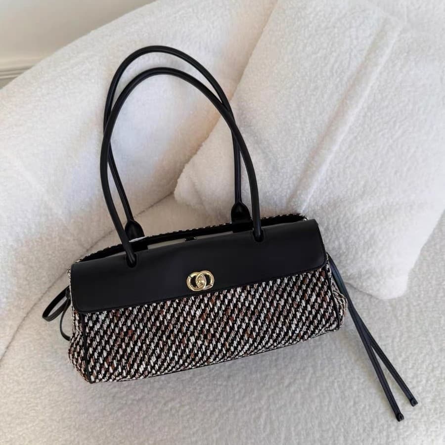 2026 Autumn and Winter New Style Chanel-Inspired 26S Tweed Baguette Bag with a High-End Feel, Long Handle Hobo Underarm Shoulder Bag