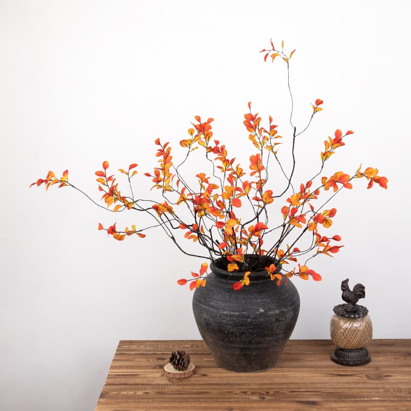 Simulated small dead branches, autumn leaves, fake branches, home hotel, Chinese-style decorative flower arrangements, simulated green plant ornaments and props